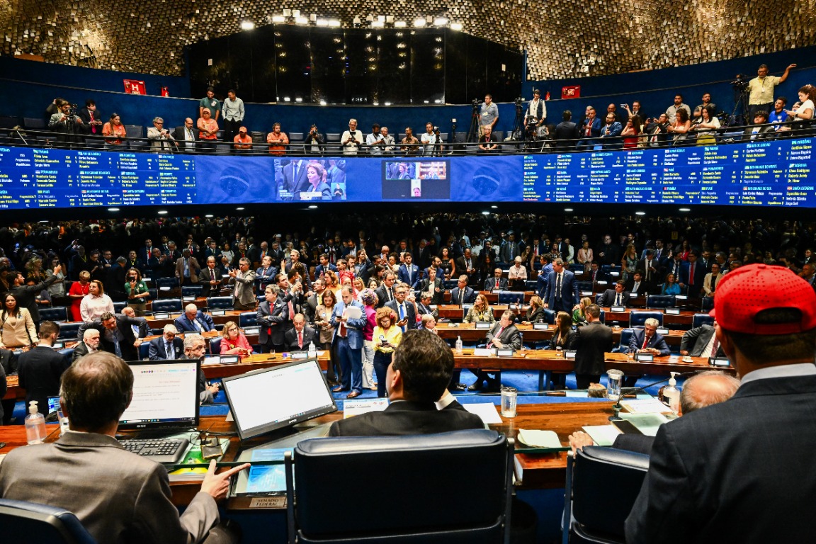 Fim da escala 6x1 é aprovado no Senado: veja quando começa a jornada 5x2